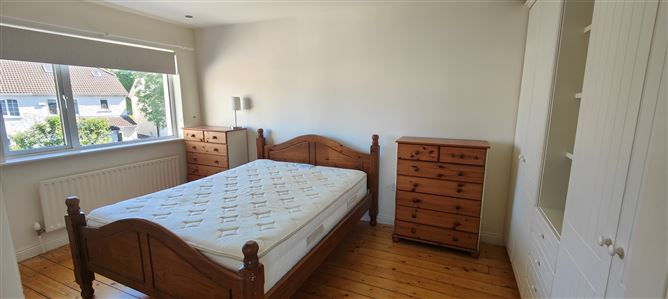 https://photos-a.propertyimages.ie/media/1/8/5/4931581/dde6ce96-5f37-4469-99d6-c1d3c44c9d87_l.jpg