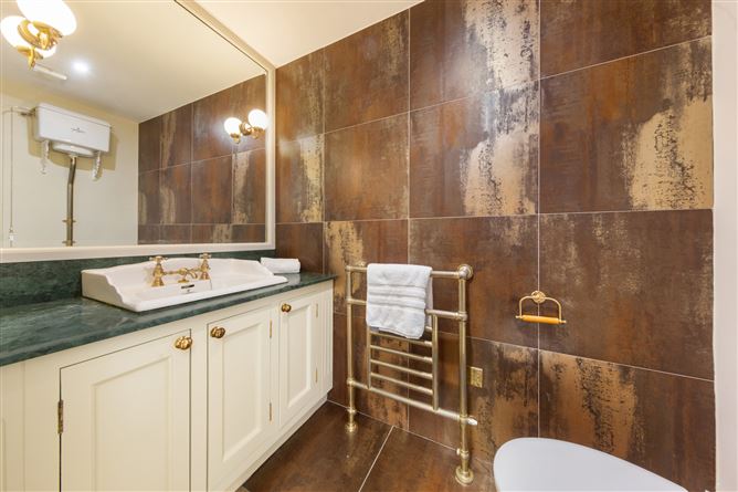 10/11 Raglan Court, Raglan Road, Dublin 4