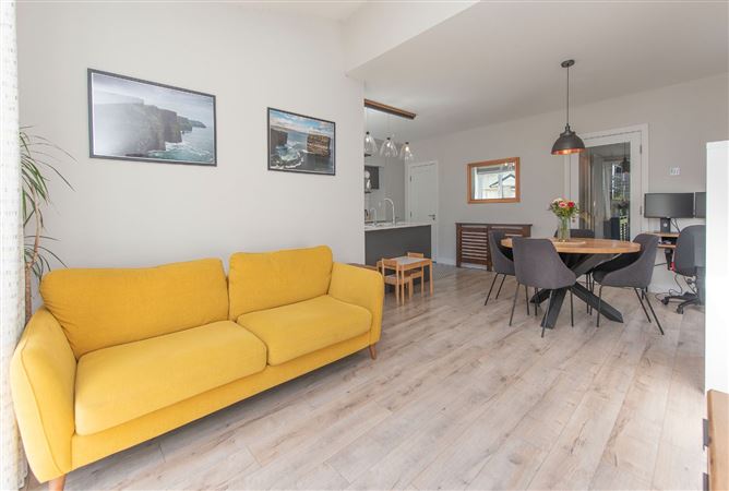 31 An Fuaran, Oranmore, Galway