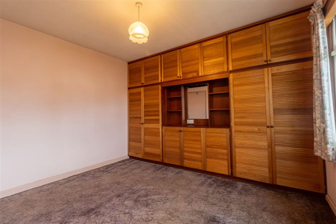 98 Earlwood Estate, The Lough, Cork City