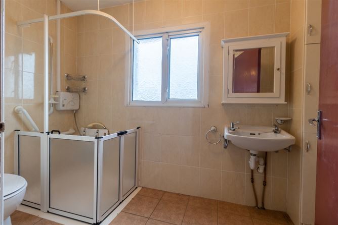 98 Earlwood Estate, The Lough, Cork City