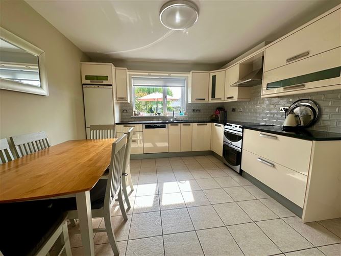 38 Brookwood Lawns, Red Barns Road , Dundalk, Louth