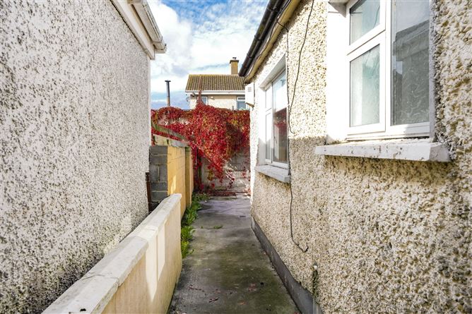 138 Mellowes Avenue, Finglas, Dublin 11.