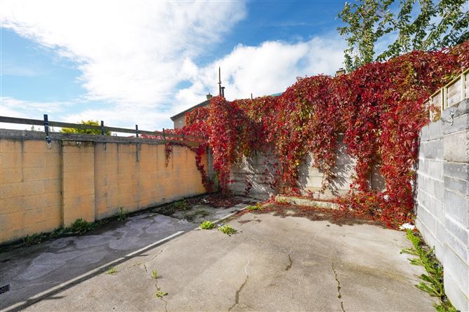 138 Mellowes Avenue, Finglas, Dublin 11.