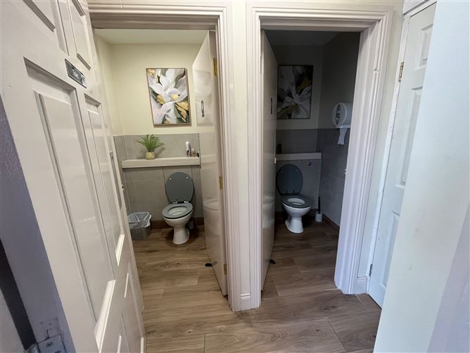 Monivea Village, Monivea, Co.Galway