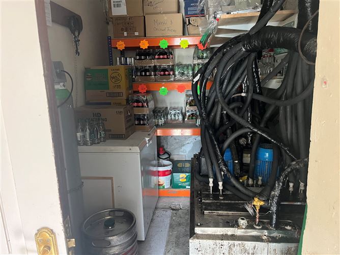 Monivea Village, Monivea, Co.Galway