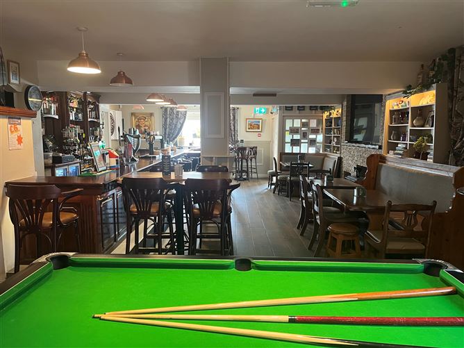 Monivea Village, Monivea, Co.Galway