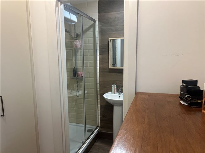 Monivea Village, Monivea, Co.Galway