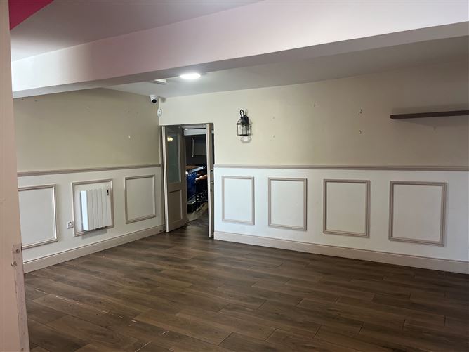 Monivea Village, Monivea, Co.Galway