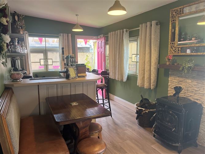 Monivea Village, Monivea, Co.Galway