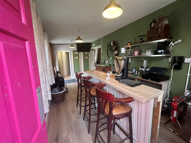 Monivea Village, Monivea, Co.Galway