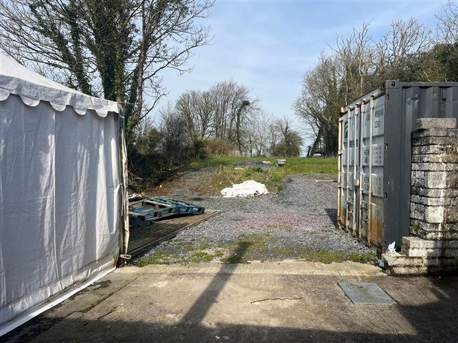 Monivea Village, Monivea, Co.Galway