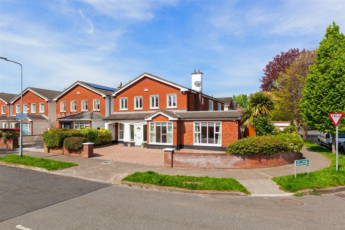 2 Hadleigh Court, Castleknock, Dublin 15