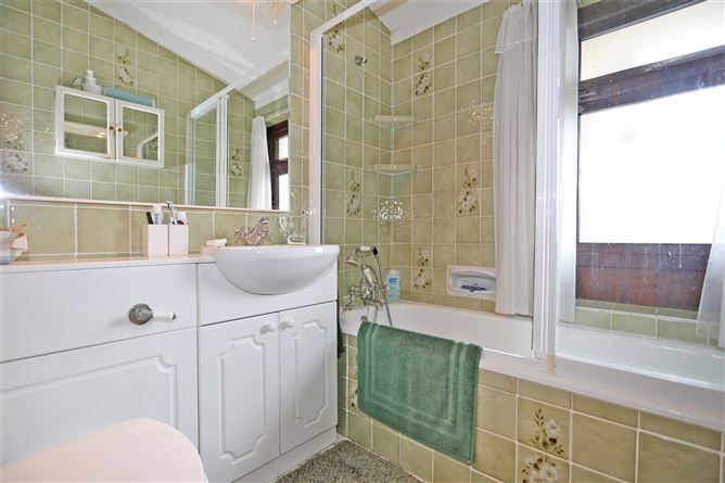16 Tullyglass Hill, Shannon, Co. Clare