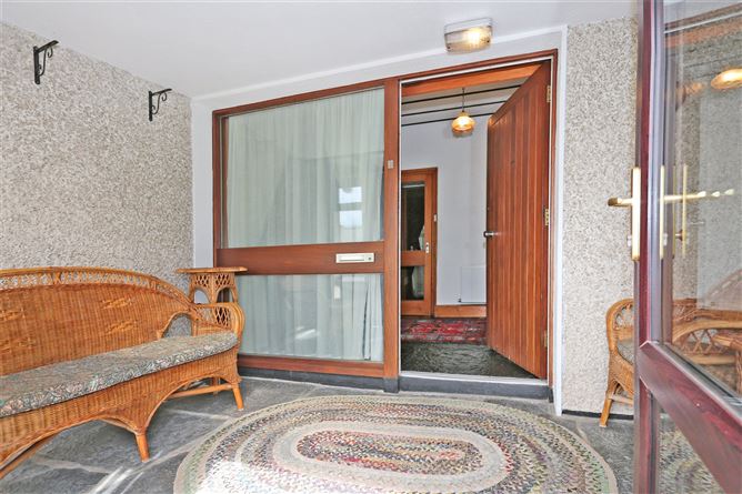 16 Tullyglass Hill, Shannon, Co. Clare