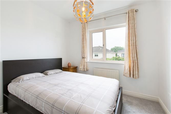 25 Riverwood Crescent, Castleknock, Dublin 15