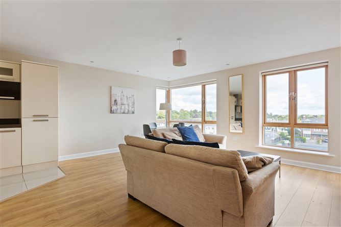 15 Ely Hall, Hazelbrook Square, Whitehall Road, Churchtown,   Dublin 14