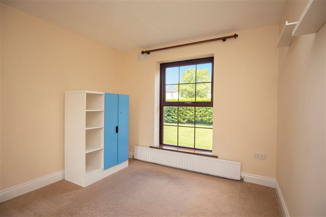 https://photos-a.propertyimages.ie/media/1/8/8/5005881/cb2db793-8232-4b22-8dbf-81a2bc975557_l.jpeg