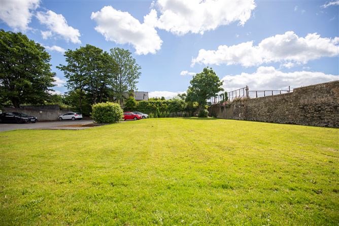 https://photos-a.propertyimages.ie/media/1/8/8/5005881/cb2db793-8232-4b22-8dbf-81a2bc975557_l.jpeg