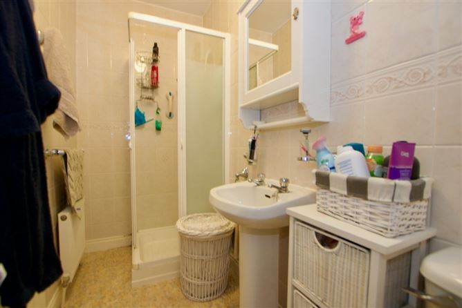 6 The Barony, Elphin Street, Strokestown, Co. Roscommon
