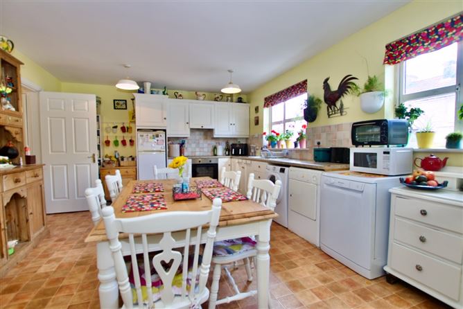 6 The Barony, Elphin Street, Strokestown, Co. Roscommon