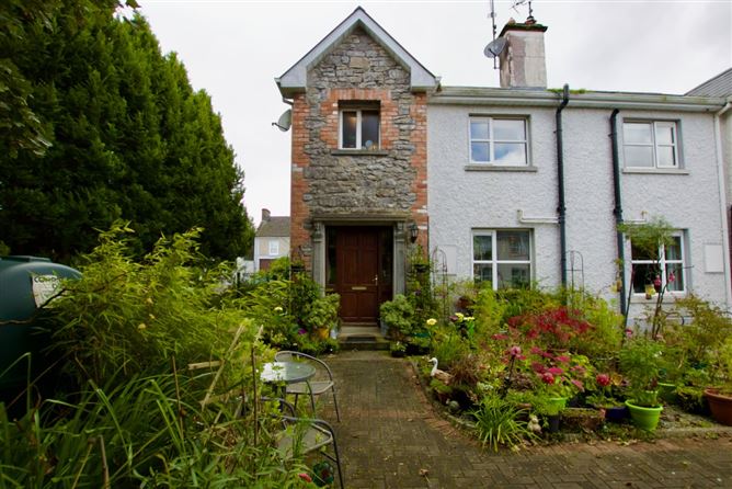 6 The Barony, Elphin Street, Strokestown, Co. Roscommon