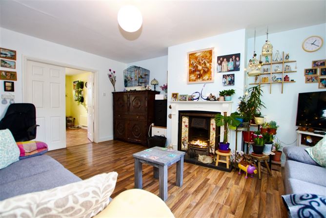 6 The Barony, Elphin Street, Strokestown, Co. Roscommon