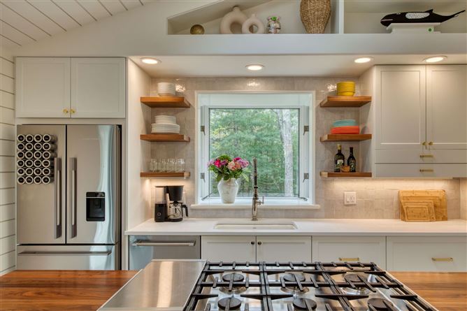 Photo 8 of 10 — Saltwater and Pines,East Hampton,New York,USA