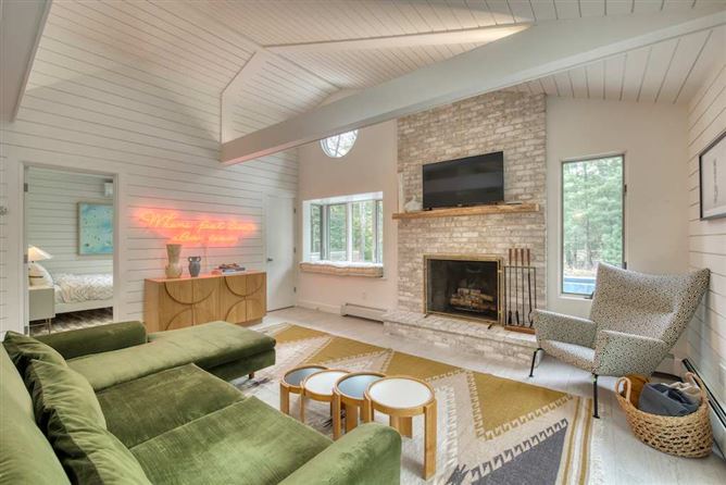 Photo 6 of 10 — Saltwater and Pines,East Hampton,New York,USA