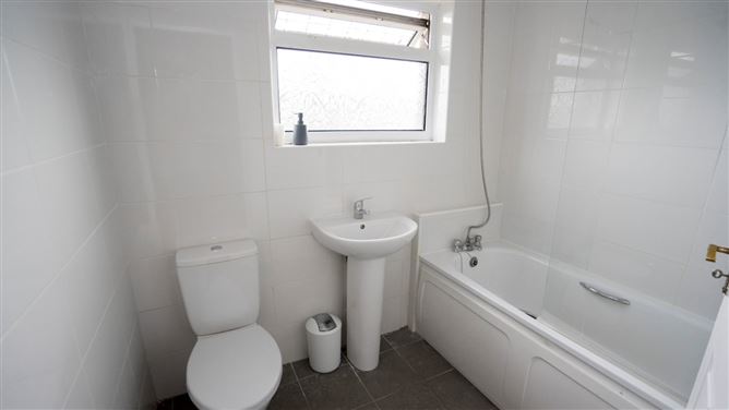 33 Ashbrook, Dundalk, Co. Louth