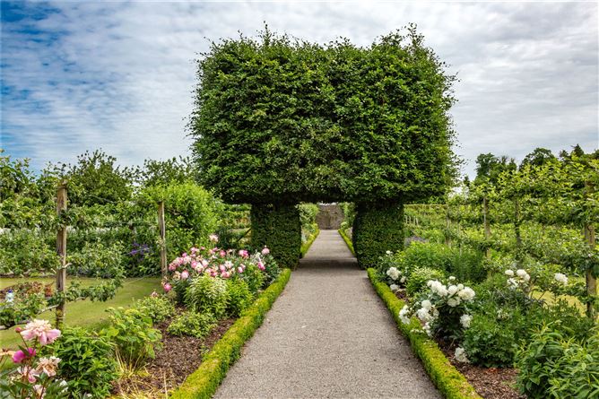 Ballindoolin House On C.238acres, Carbury, Co. Kildare