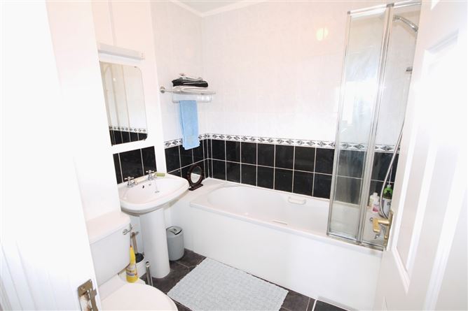 9 Hansted Way, Lucan, Co. Dublin