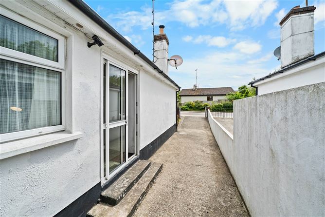 Photo 24 of 35 — 33 Gorey Hill, Gorey, County Wexford