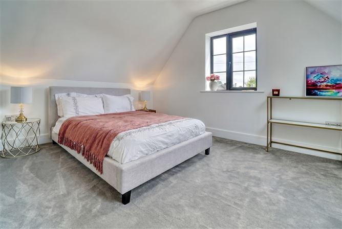 Photo 18 of 22 — 1A Sweetbriar Lane, Kilmacud, Dublin 14