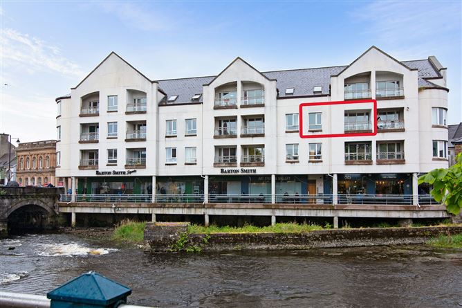 Photo 1 of 20 — 16 The Weir, Stephen Street, Sligo, Sligo