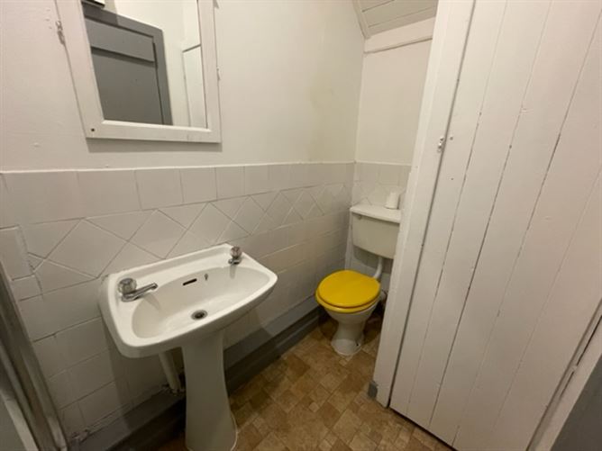 12 Riverview Terrace, Ennistymon, Clare