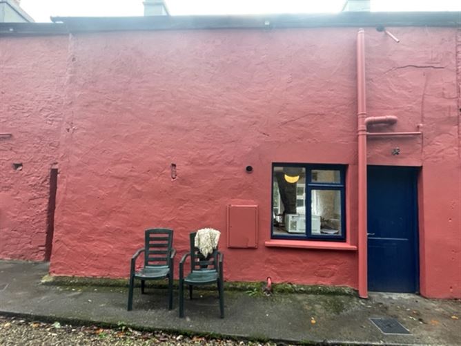 12 Riverview Terrace, Ennistymon, Clare