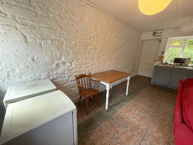 12 Riverview Terrace, Ennistymon, Clare