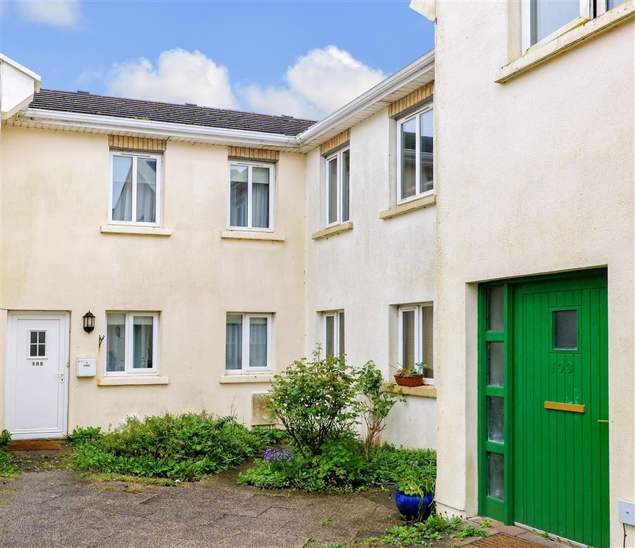 105 Fionnuisce, Doughiska, Galway City