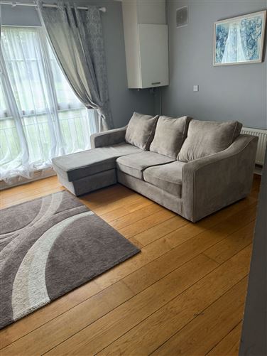 https://photos-a.propertyimages.ie/media/1/9/3/4942391/6e173f86-aef9-44a4-b7b6-f2f997e7c508_l.jpg