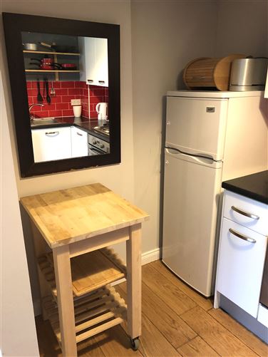 https://photos-a.propertyimages.ie/media/1/9/3/4942391/6e173f86-aef9-44a4-b7b6-f2f997e7c508_l.jpg
