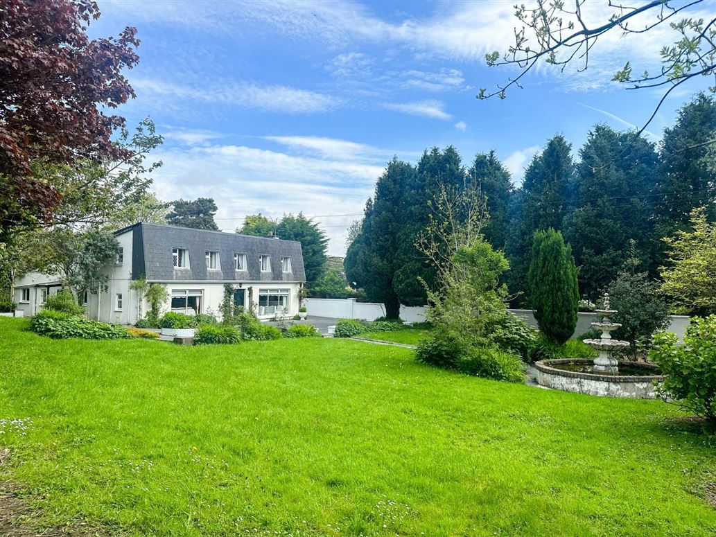 Silverstrand Lodge, Barna Road, Barna, Galway