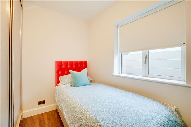 4 Castle Court, Whitehall Road, Churchtown, Dublin 14