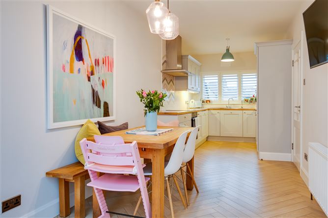 4 Castle Court, Whitehall Road, Churchtown, Dublin 14