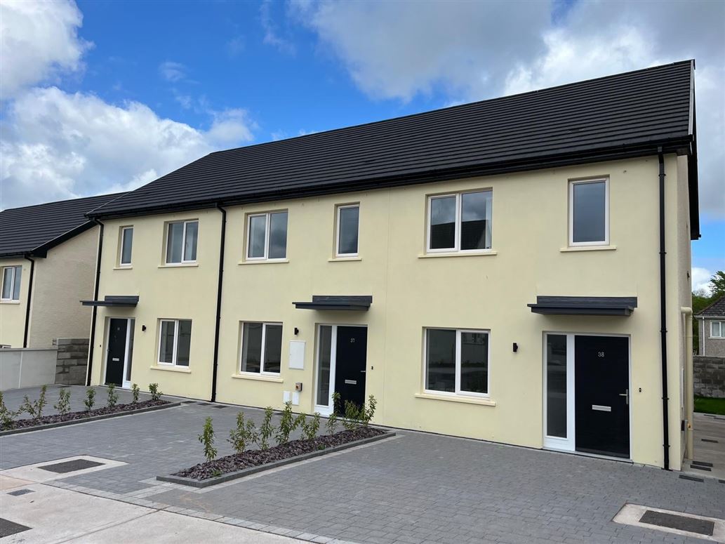 Three Bed Mid/End Terrace, Harbour Heights, Rochestown Road, Cork