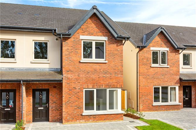 28 lyreen lodge,dunboyne road,maynooth,co. kildare,w23 dke8