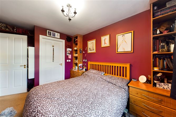 25 Cois Na Bearu, Graiguenamanagh, Kilkenny