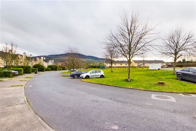 25 Cois Na Bearu, Graiguenamanagh, Kilkenny