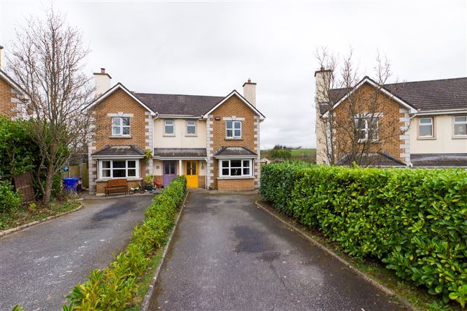 25 Cois Na Bearu, Graiguenamanagh, Kilkenny