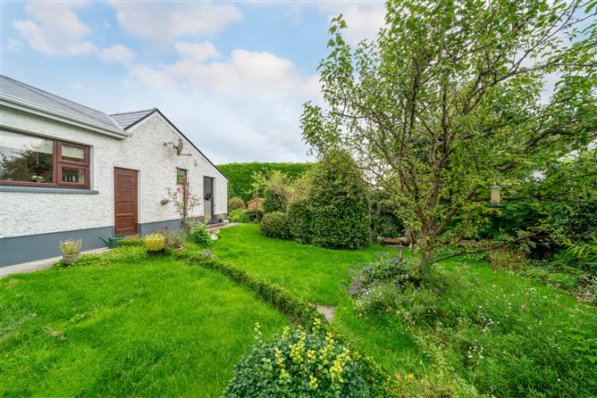 Pontoon Road, Castlebar, Mayo